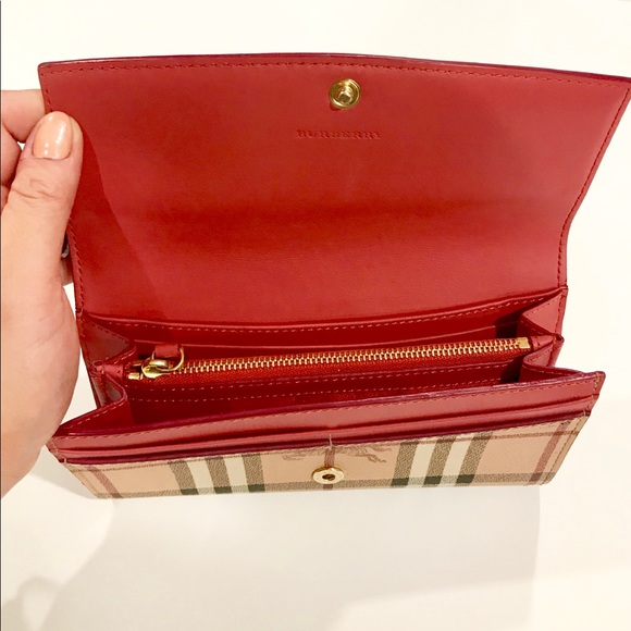 BURBERRY - Picture 3 of 4